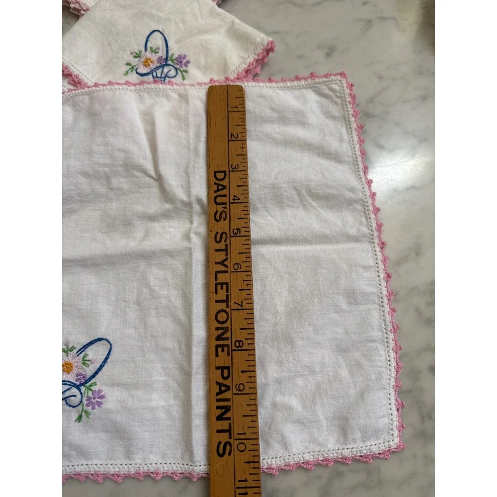 Vintage Embroidered Flower Basket Handkerchiefs Pink Crochet Lace‎ Trim Set of 4